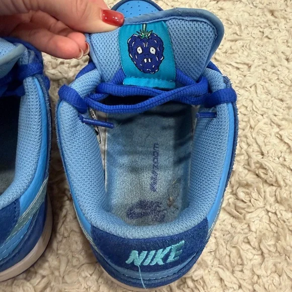 Nike SB Dunk Low “Blue Raspberry” - Picture 5 of 7